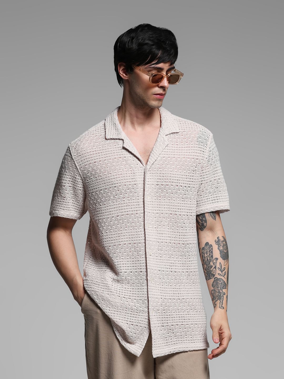 Beige Textured Resort Collar Shirt - M
