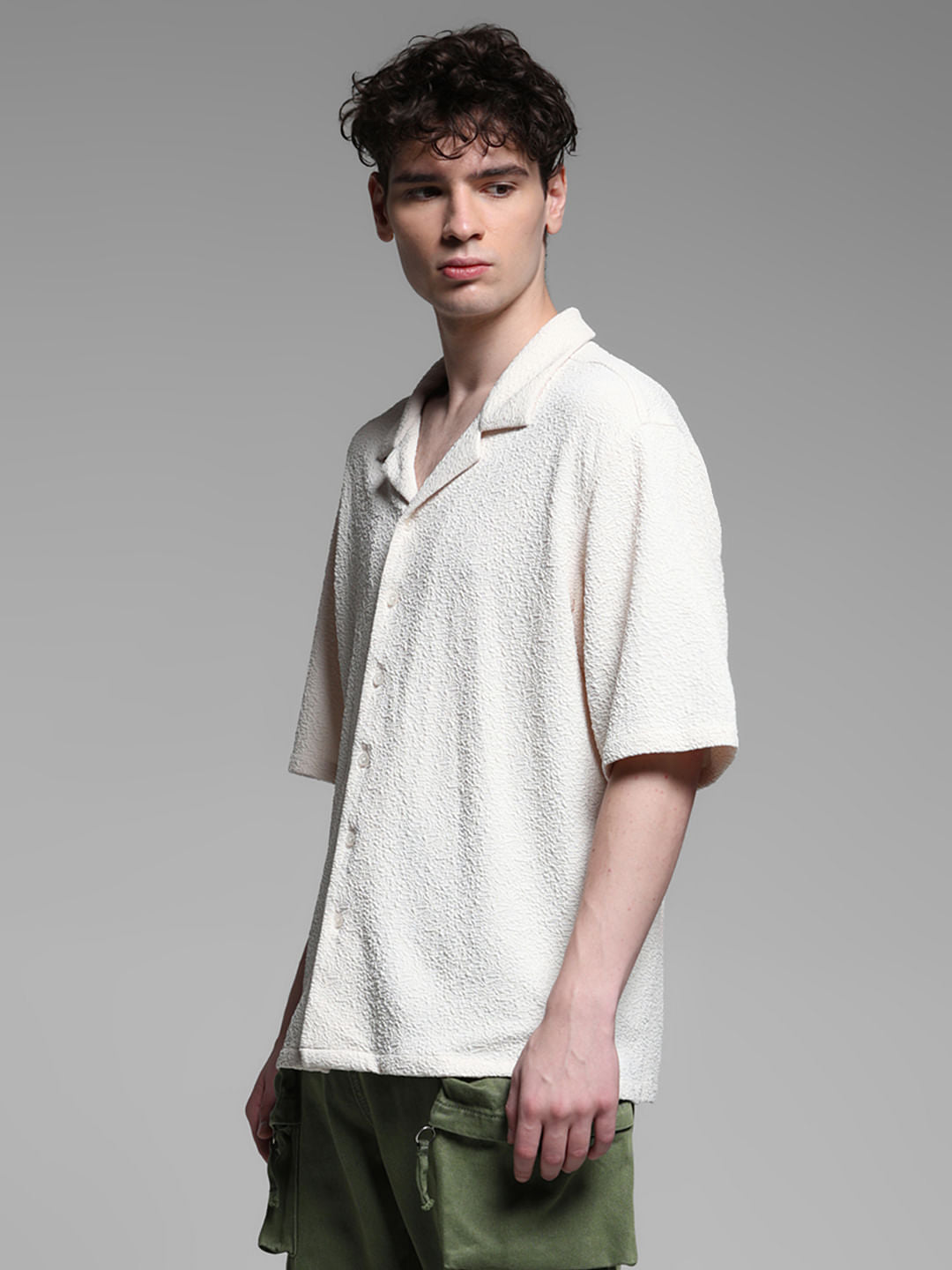 WHITE OVERSIZE SHIRT