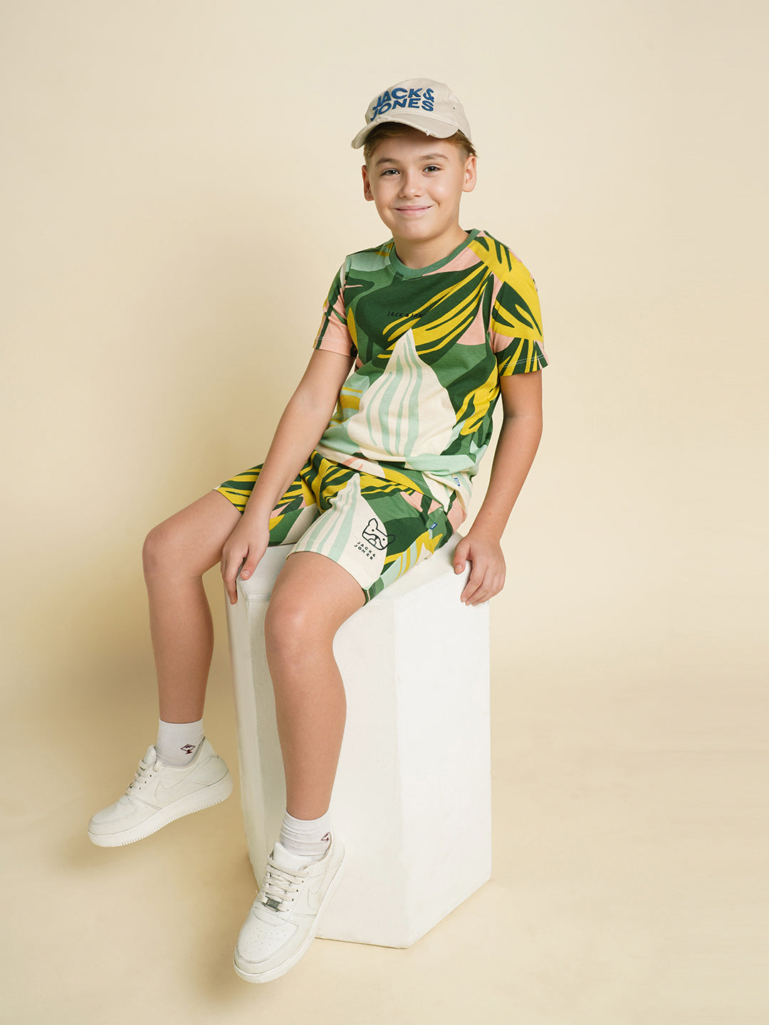 JACK&JONES JUNIOR Boys Green Tropical Print Co-ord Set Shorts - 3/4Y