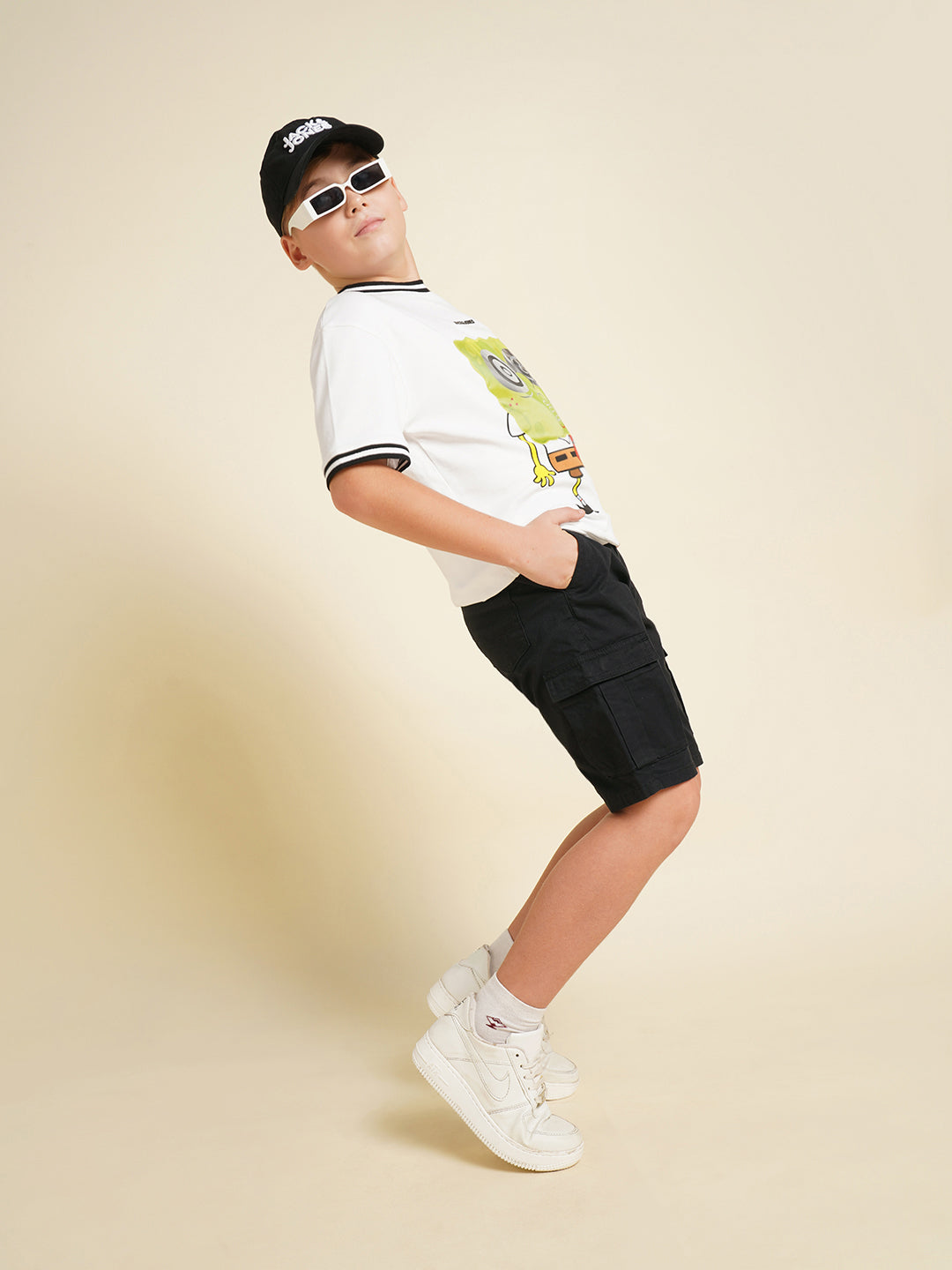 JACK&JONES JUNIOR Boys Black Mid Rise Shorts