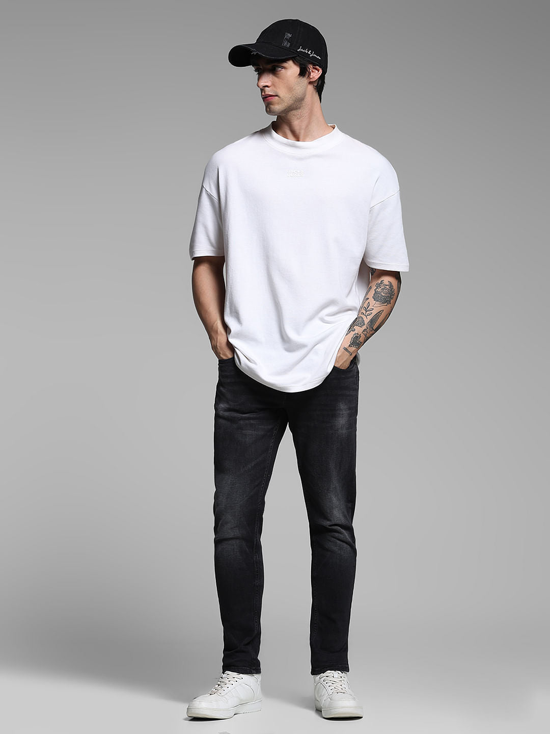 Washed Brak Slim Fit Jeans - Black