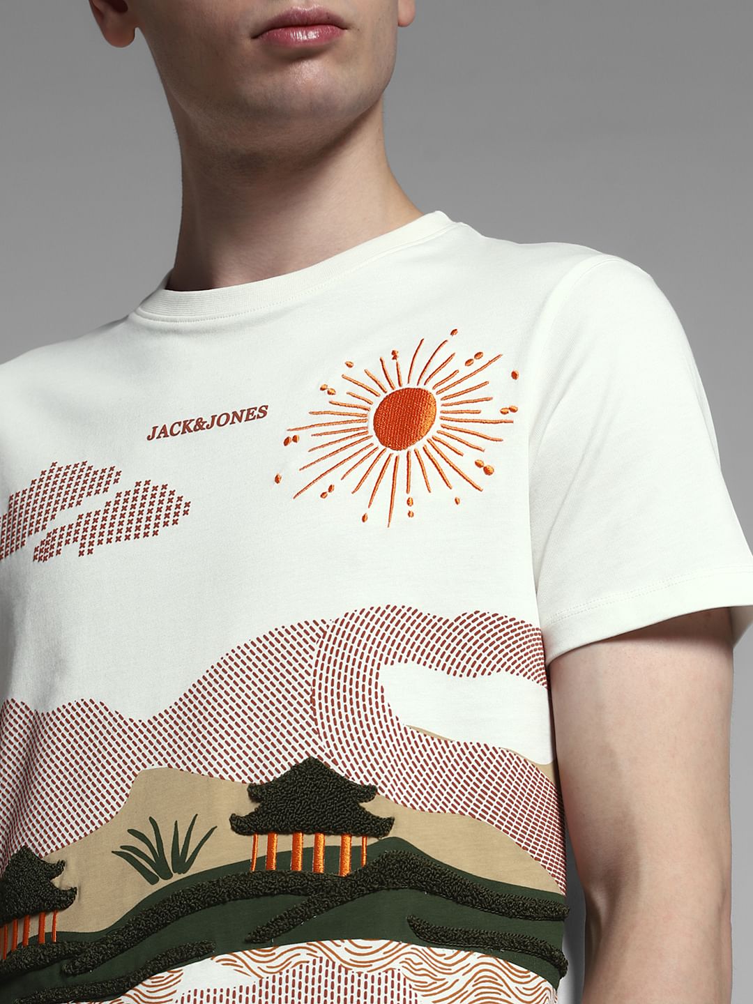 White Embroidered Graphic T-shirt