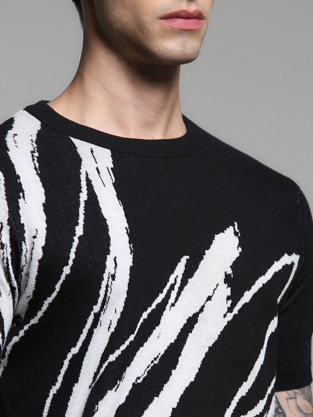 Black Abstract Print Knitted T-shirt