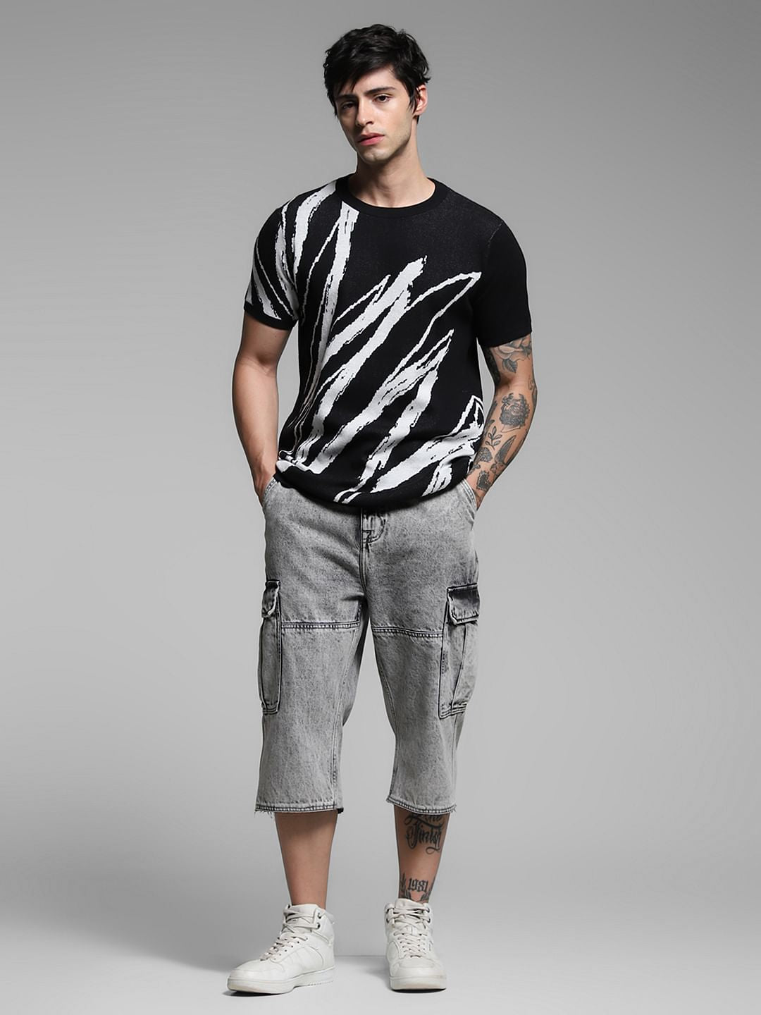 Black Abstract Print Knitted T-shirt