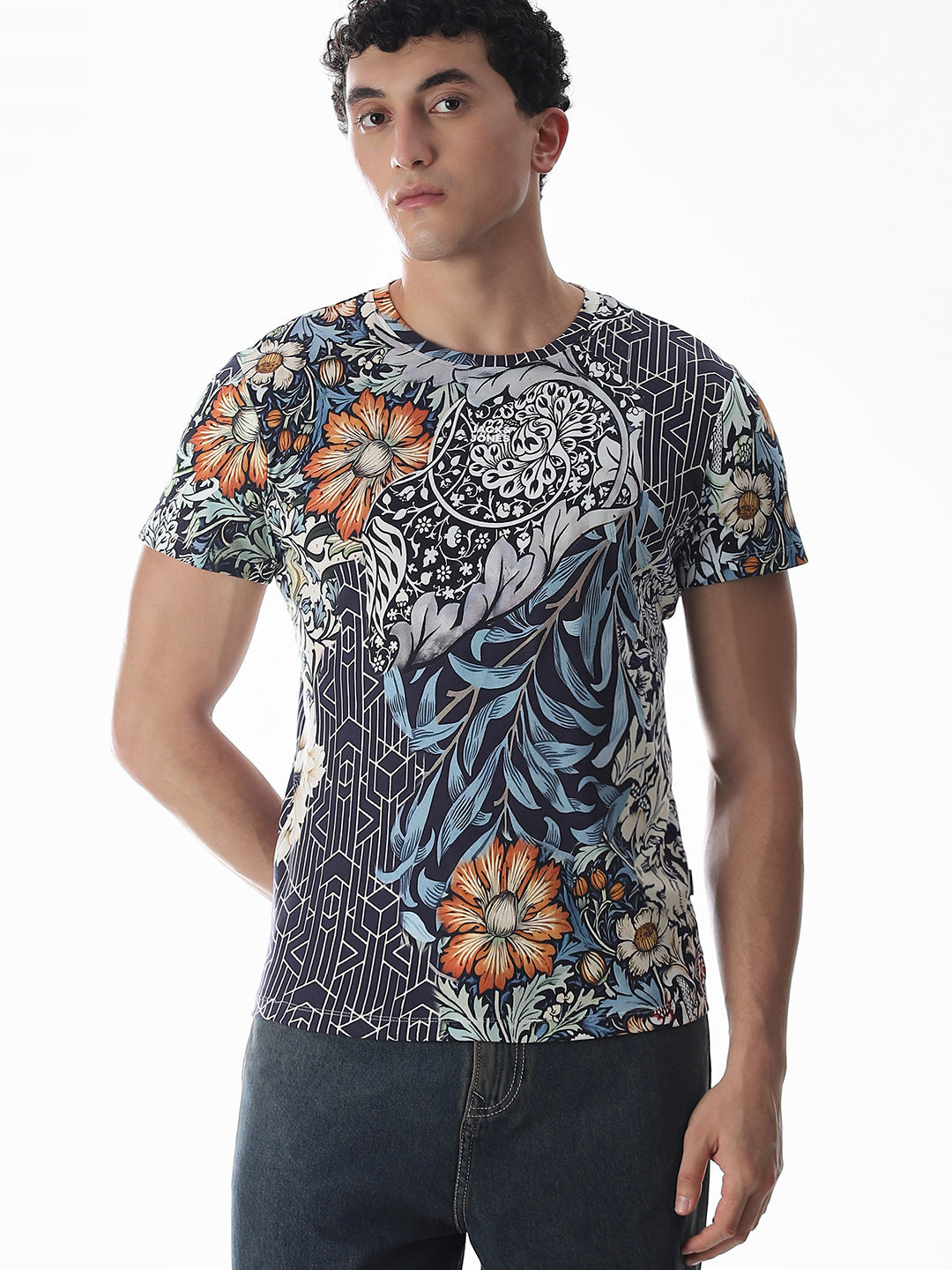 Printed Slim Fit T-shirt - S