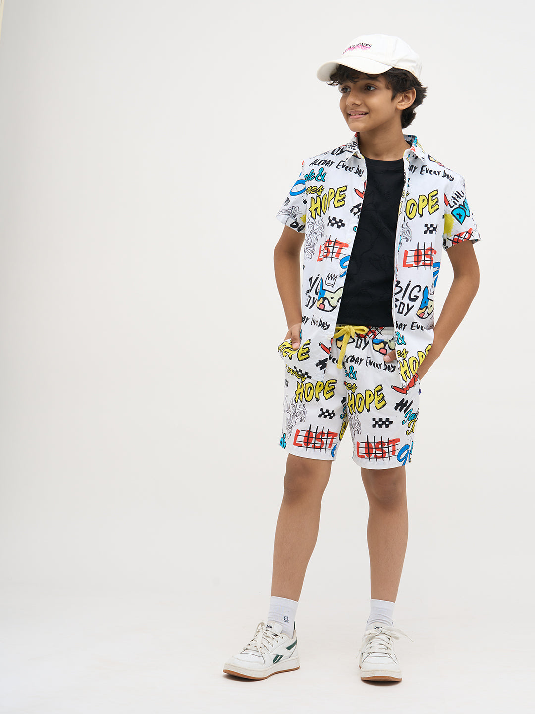 White Cotton Printed Shorts - 3/4Y