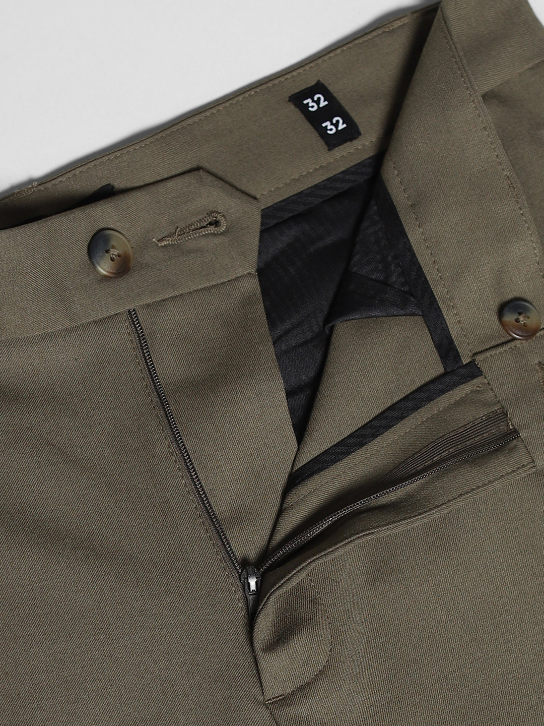 Men's Brown Solid Loose Fit Chinos With Button & Zip Fly