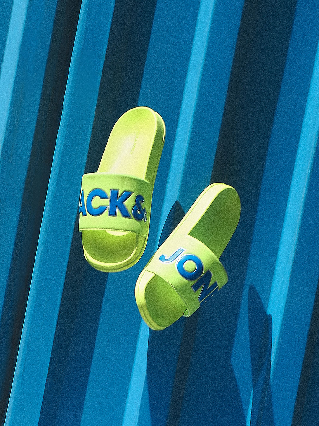 Green Contrast Logo Pool Sliders - 40