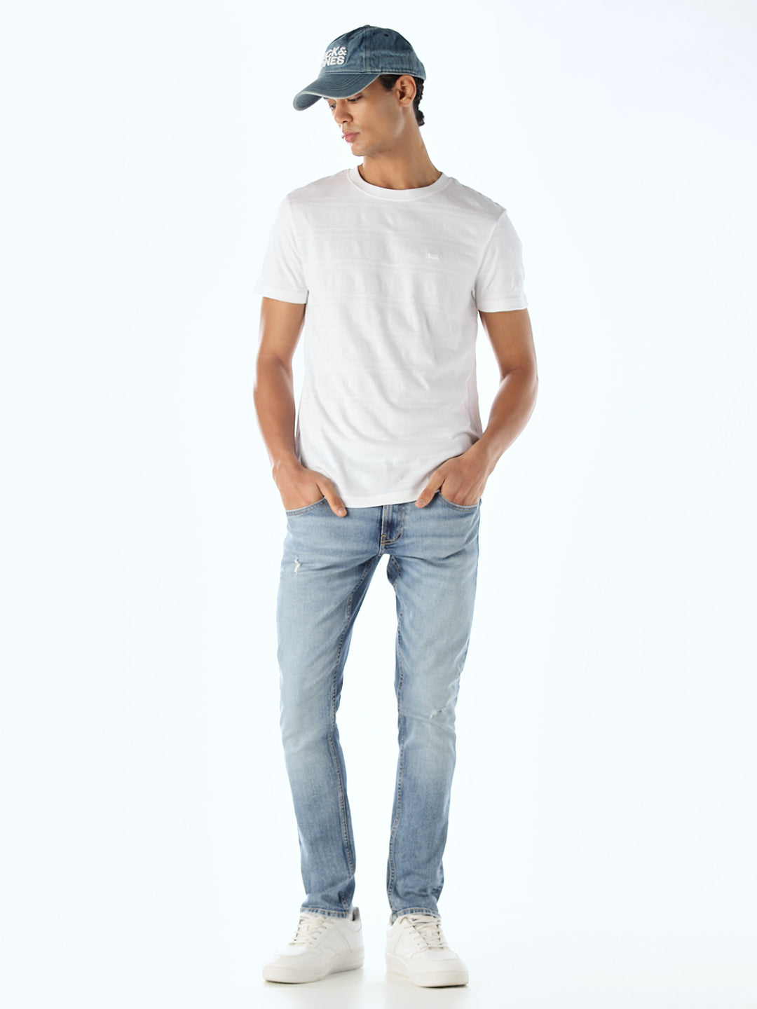 Mildly Distressed 5 Pocket Slim Fit Jeans