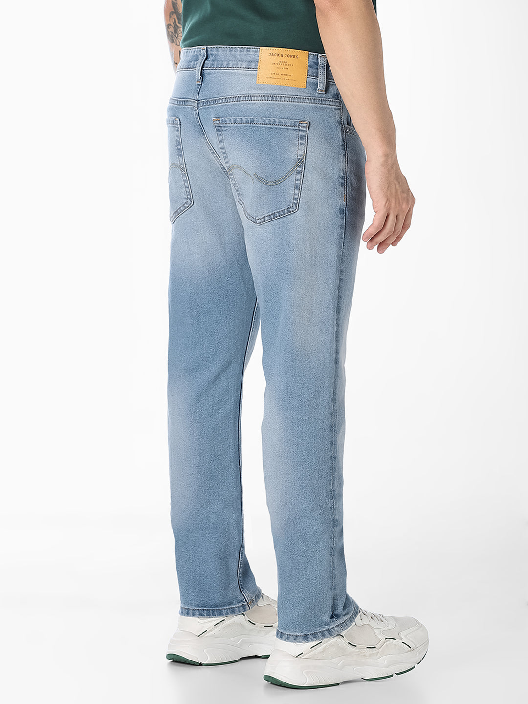 Men Straight Fit Light Blue Denim Jeans With Light Fade