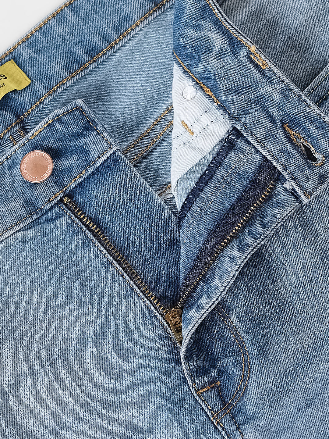 Men Straight Fit Light Blue Denim Jeans With Light Fade