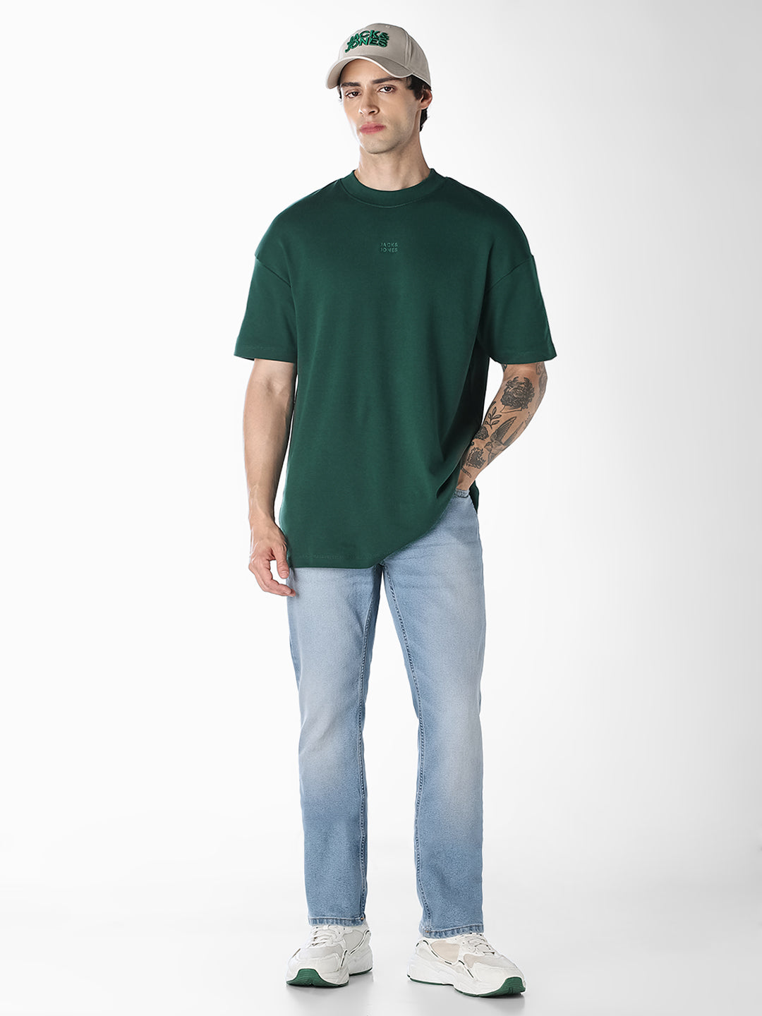 Men Straight Fit Light Blue Denim Jeans With Light Fade