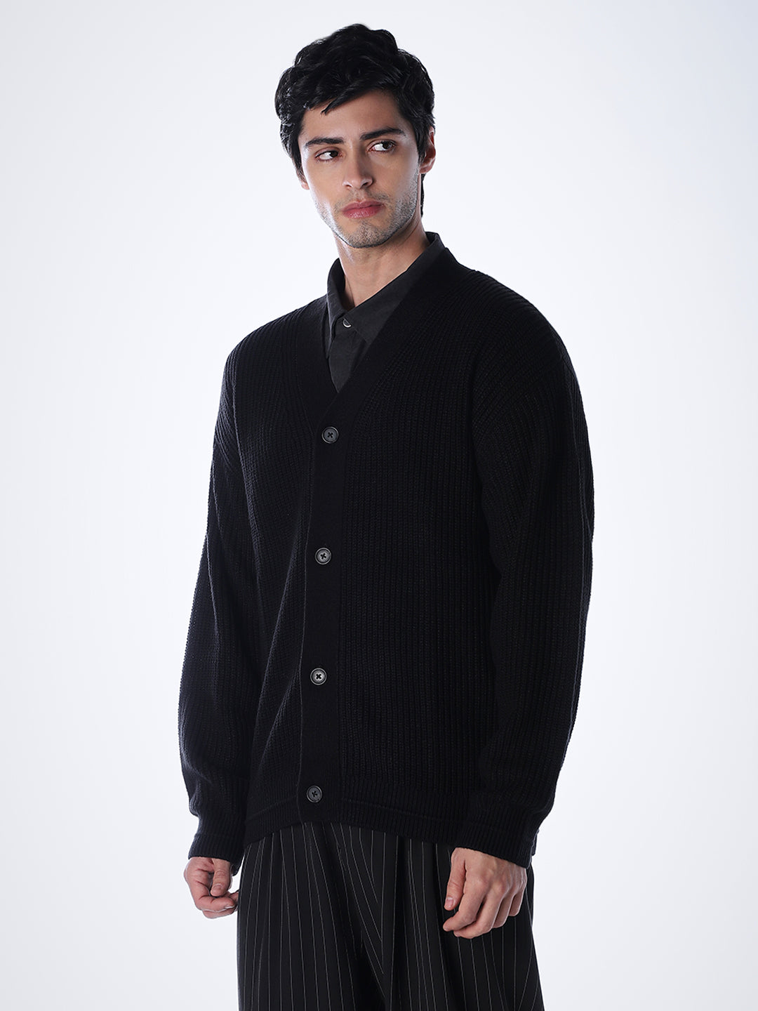 V-Neck Buttoned Cardigan - Black