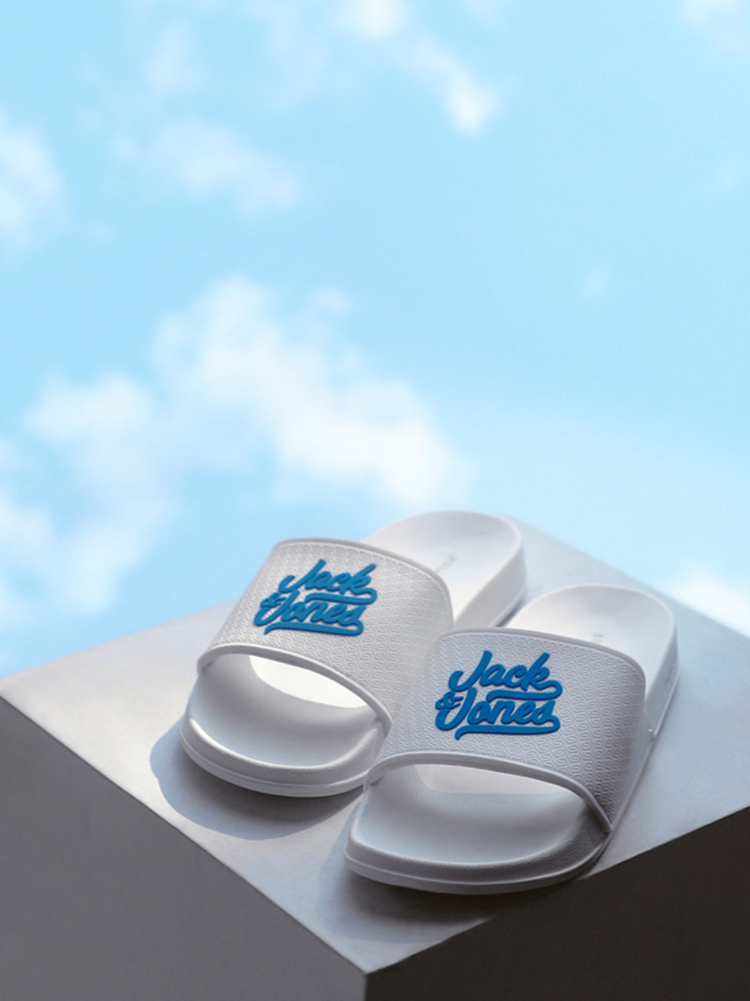 White Textured Pool Sliders - 40