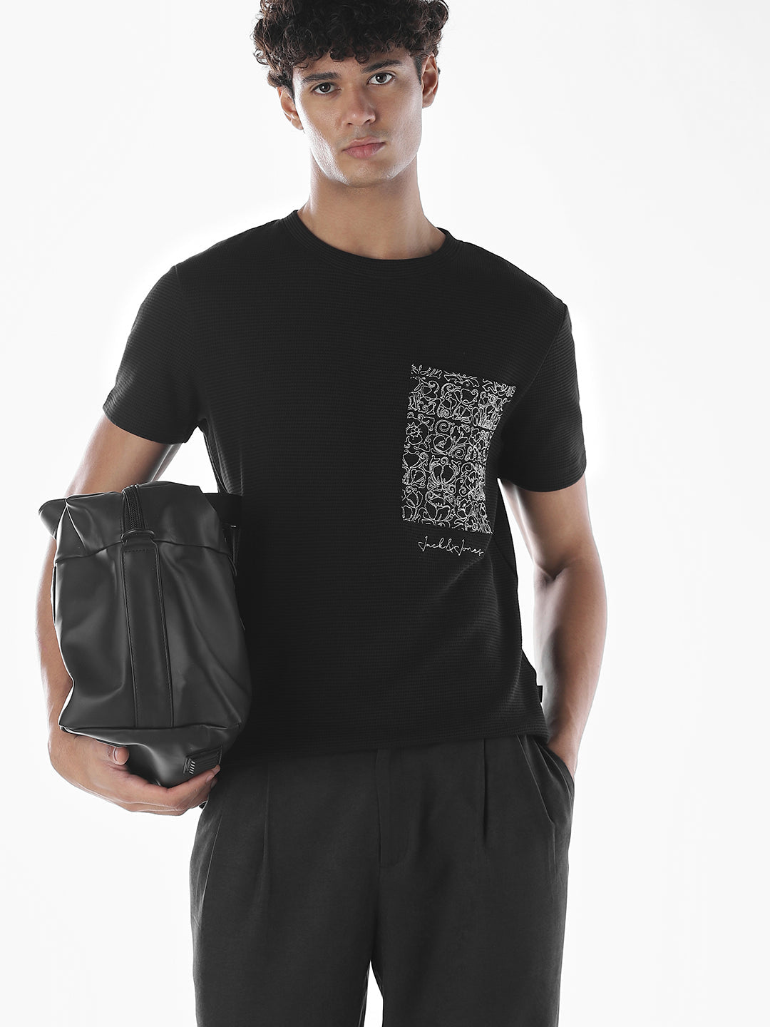Chest Pocket Crew Neck T-shirt - M
