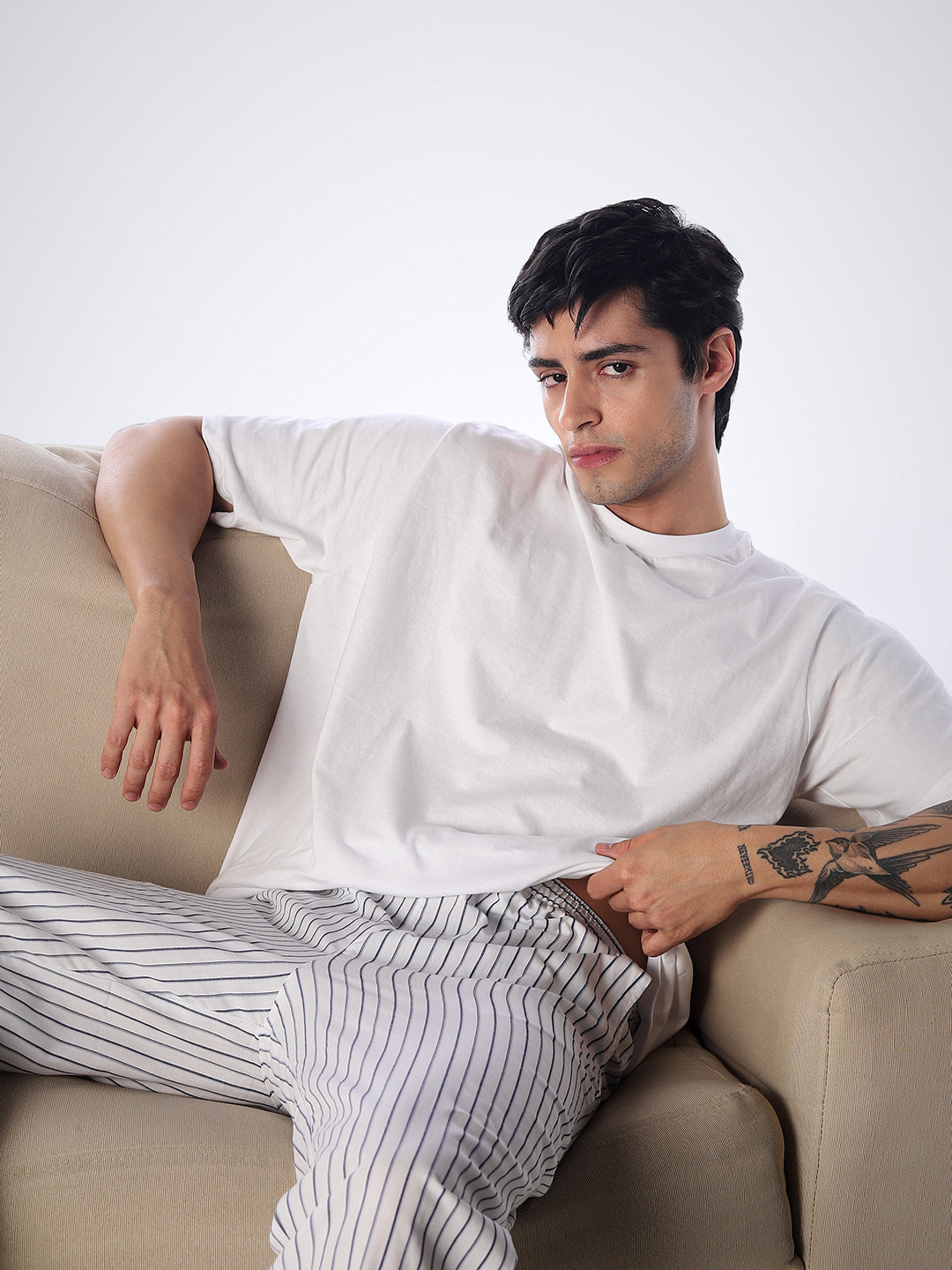 T-shirt & Striped Pants Loungewear Set - XL