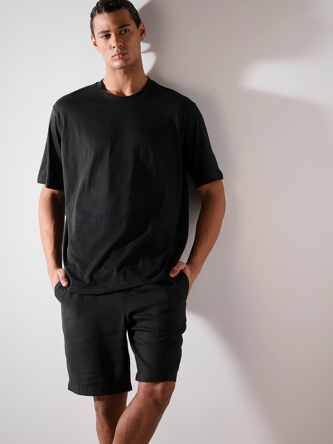 T-Shirt & Shorts Loungewear Set - Black - S