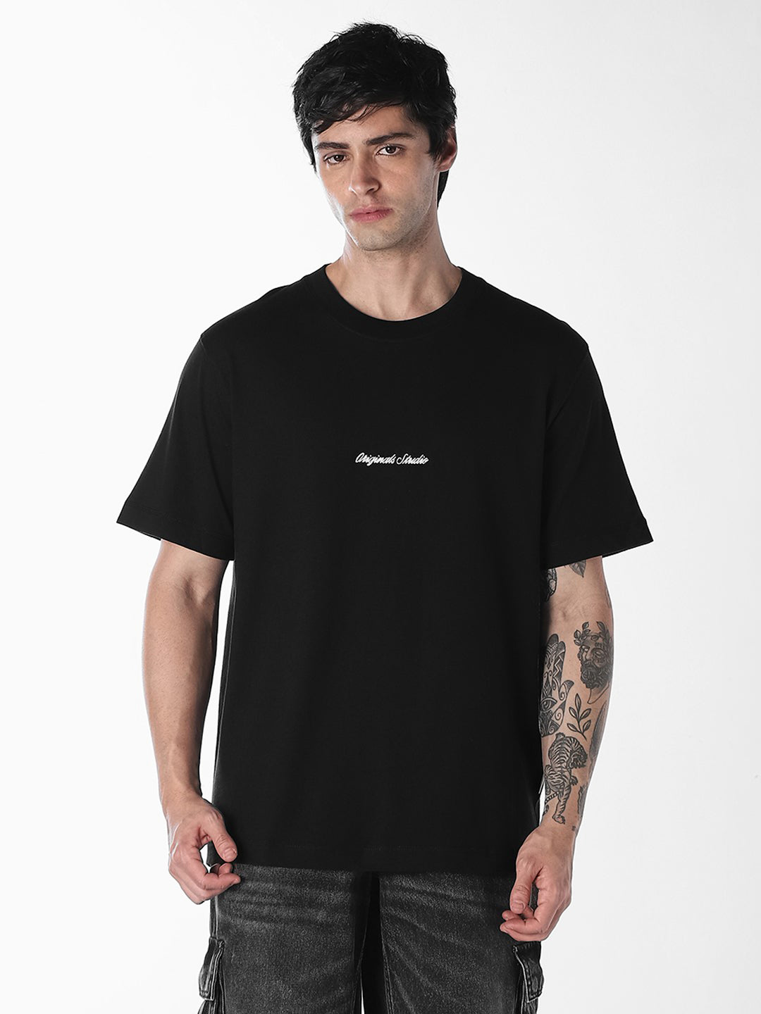 Men's Black Relaxed Fit Crew Neck T-Shirt With Chest Embroidery