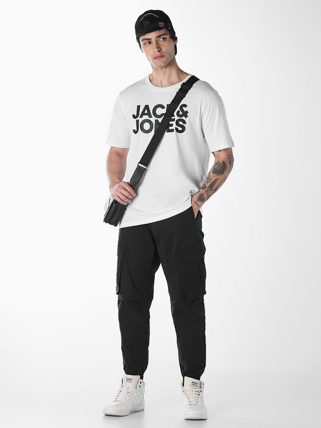 Men Solid Black Slim Fit Cargos With Drawstring Waist