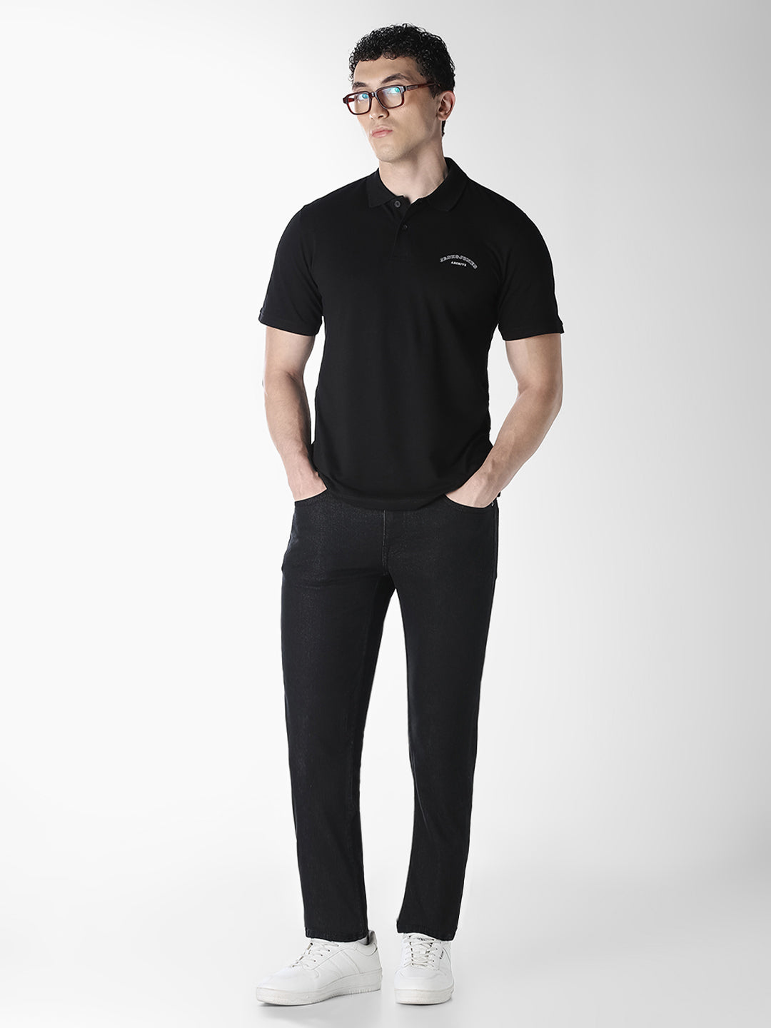 Men's Black Solid Straight Fit Mid-Rise Jeans