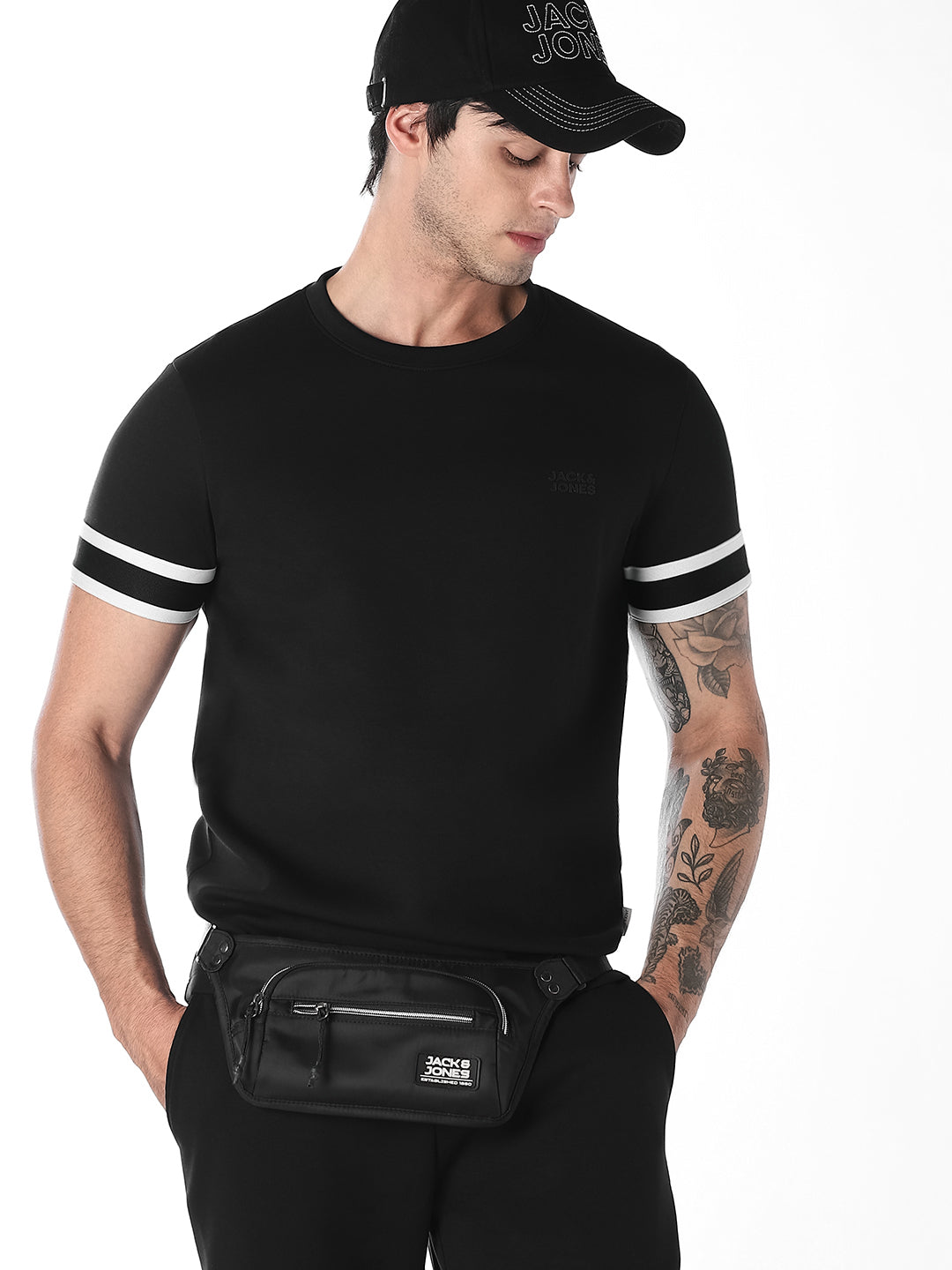 Contrast Striped Sleeves T-shirt - M