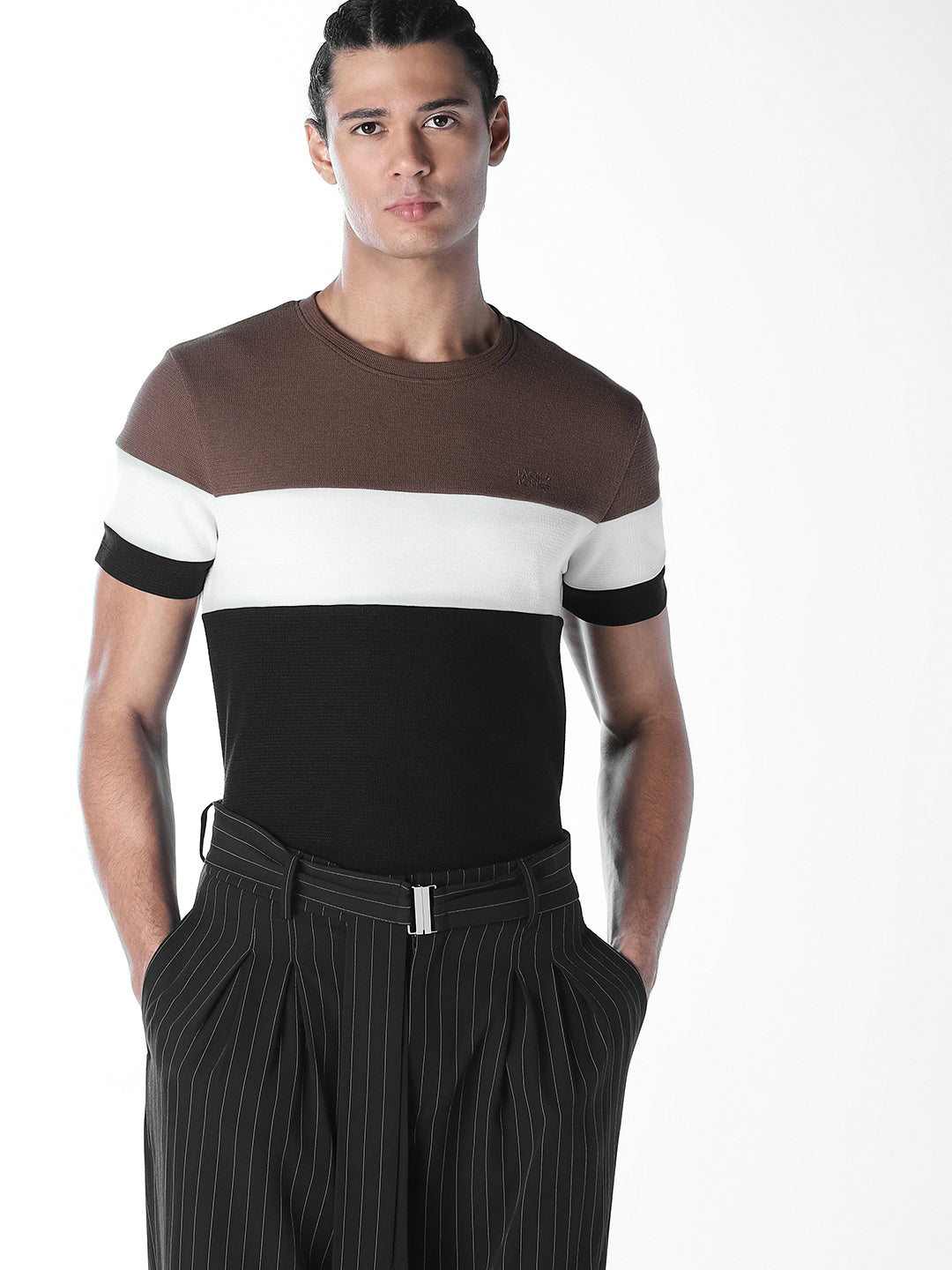 Colourblocked Crew Neck T-shirt - Black - S