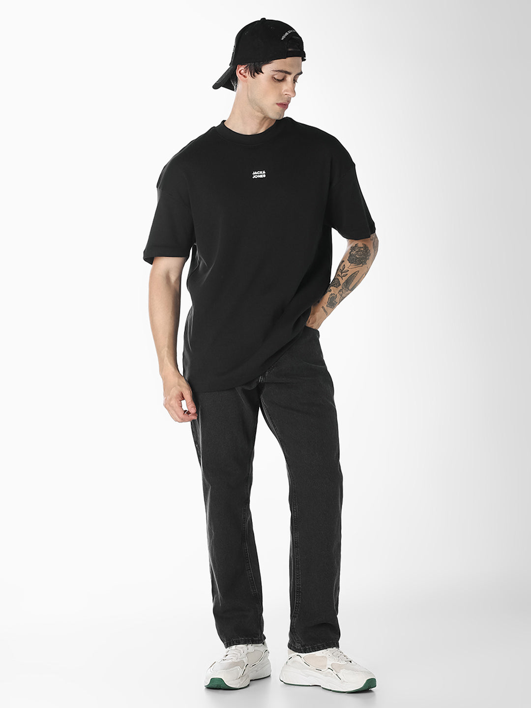 Men's Black Solid Straight Fit Low Rise Jeans