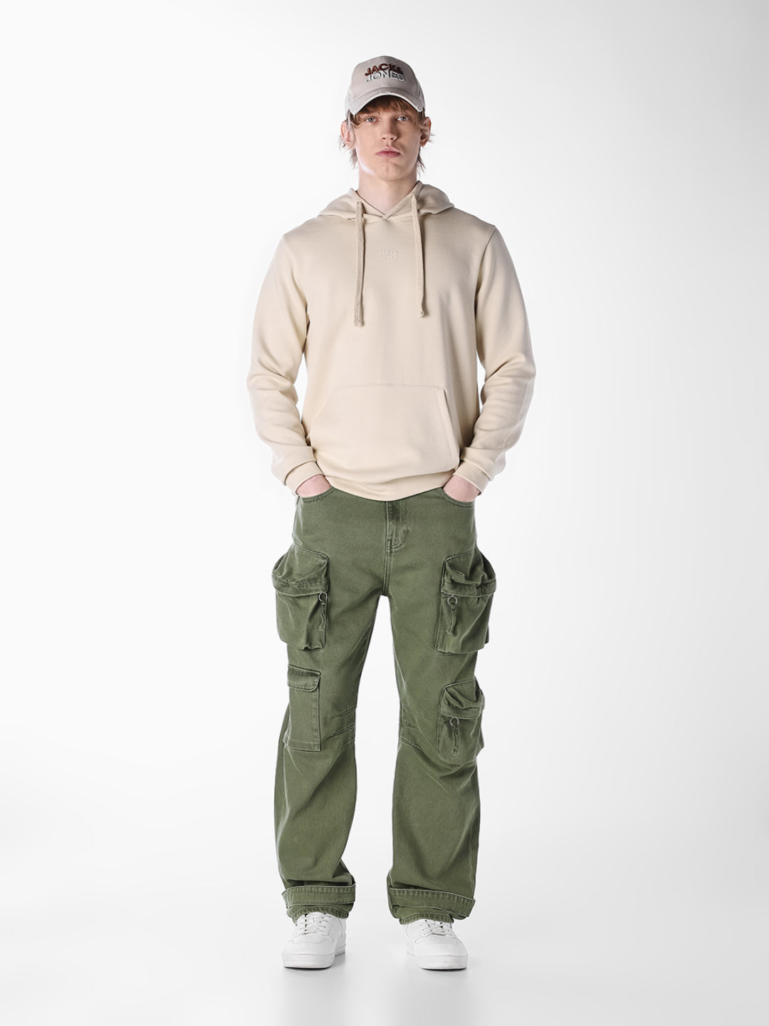 White Solid Regular Fit Pullover