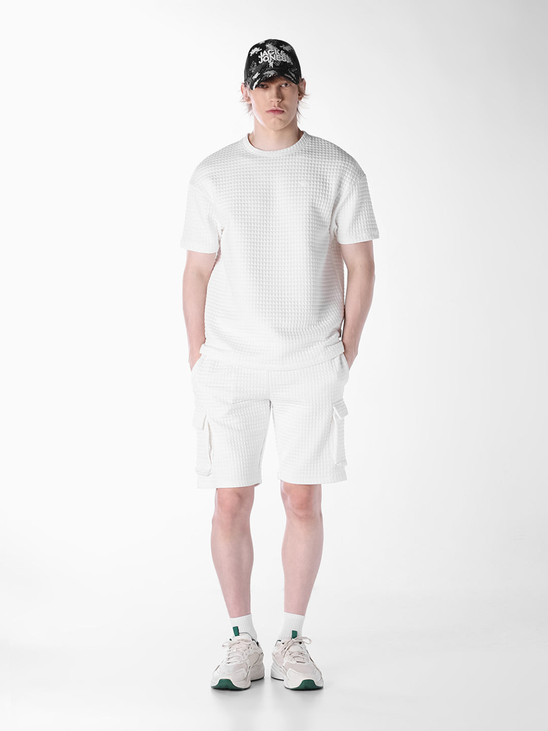 White Solid Regular Fit Sweatpants