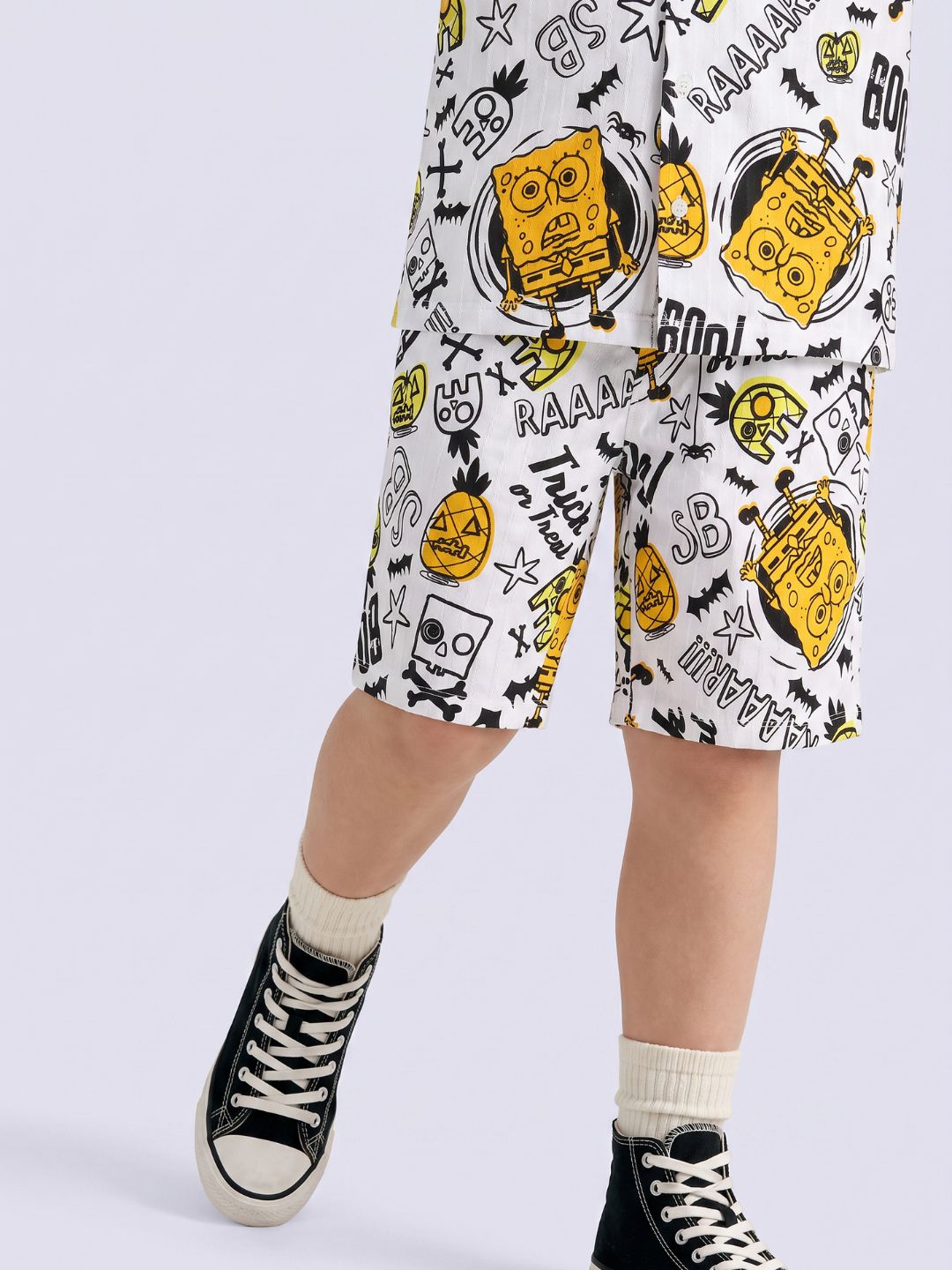 Boys White SpongeBob Printed Shorts - 2/3Y